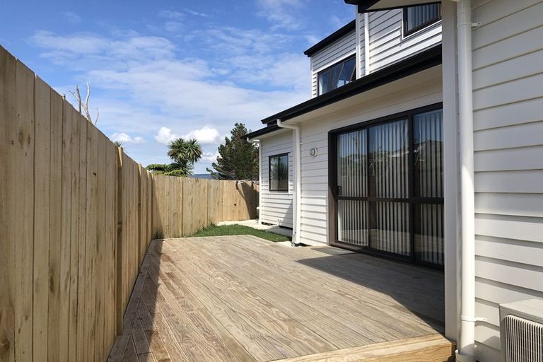 Photo of property in 139 Tiriwa Drive, Massey, Auckland, 0614