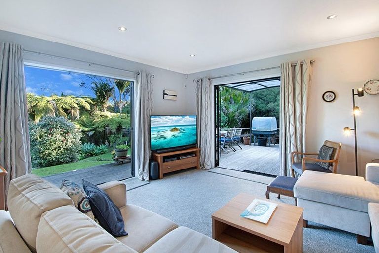 Photo of property in 125 Stoney Creek Drive, Waitakere, Henderson, 0782