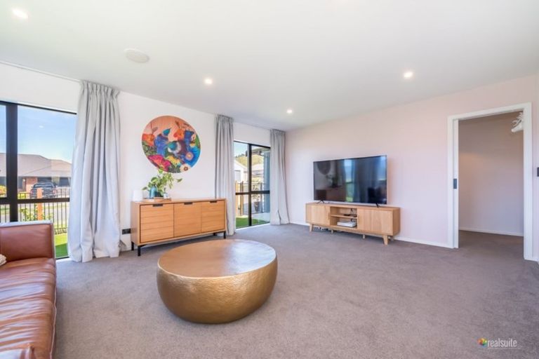 Photo of property in 105 Kirton Drive, Riverstone Terraces, Upper Hutt, 5018