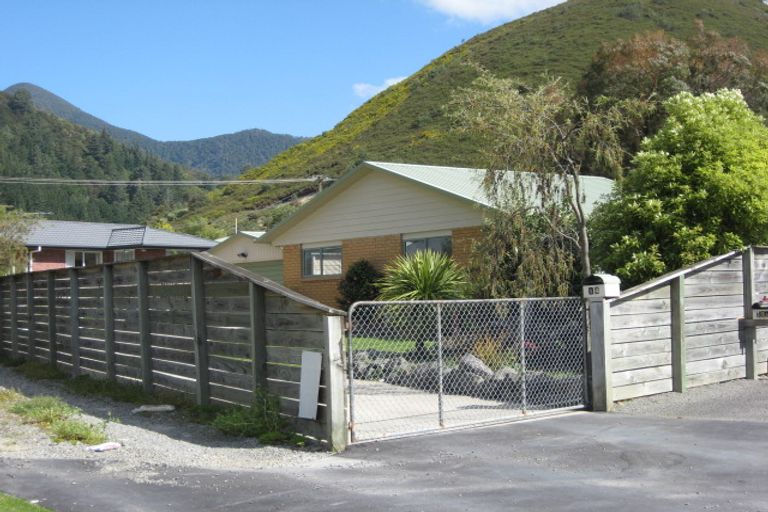 Photo of property in 14 George Street, Picton, 7220