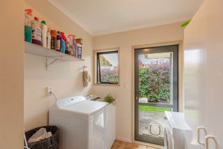 Photo of property in 2 Petersen Place, Waipukurau, 4200