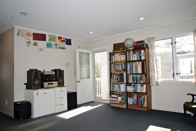 Photo of property in 2/33 Egremont Street, Belmont, Auckland, 0622