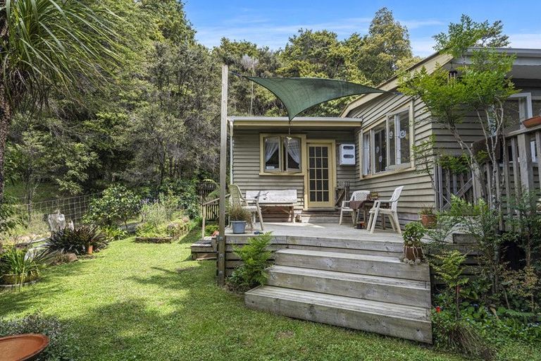 Photo of property in 64 Paparoa Station Road, Paparoa, 0571