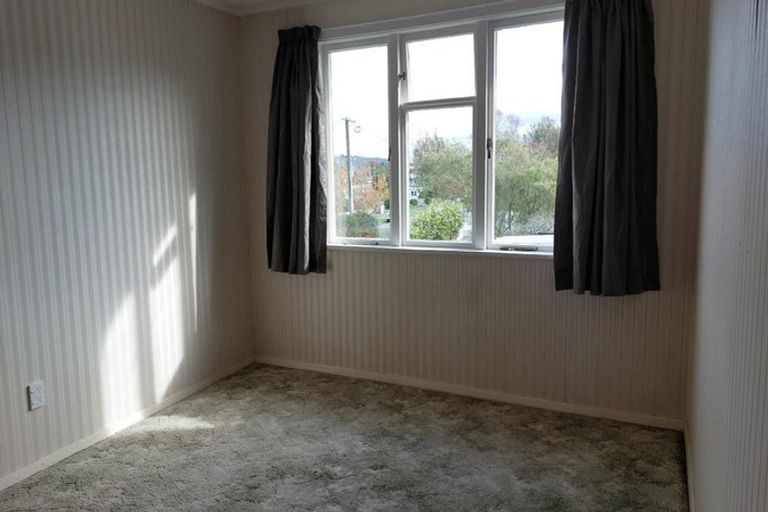 Photo of property in 11 Oak Street, Ebdentown, Upper Hutt, 5018