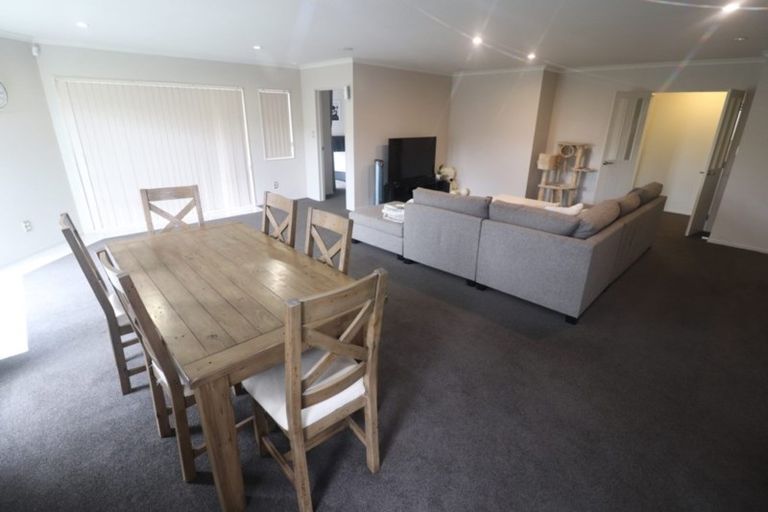 Photo of property in 15 Bonny Crescent, Massey, Auckland, 0614