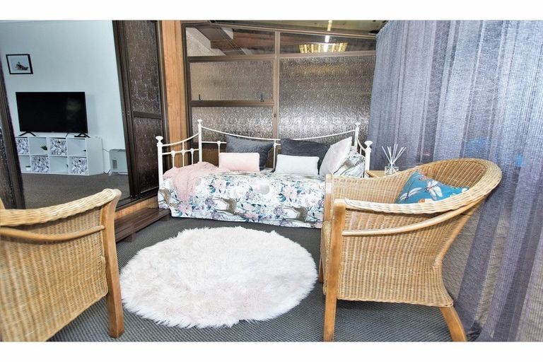 Photo of property in 73 Hargood Street, Woolston, Christchurch, 8062