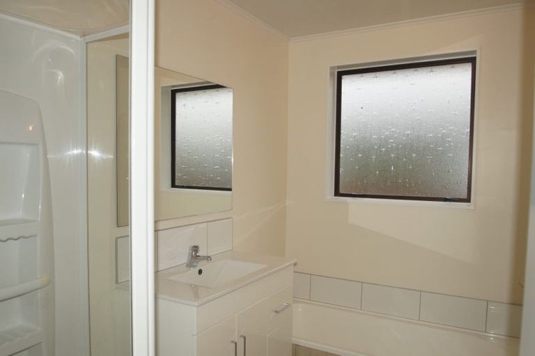 Photo of property in 32 Cowes Street, Avondale, Christchurch, 8061