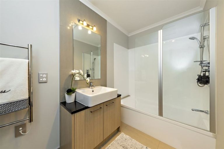 Photo of property in 17 Hirimate Place, Flat Bush, Auckland, 2019
