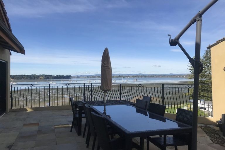 Photo of property in 93 Omokoroa Road, Omokoroa, 3114