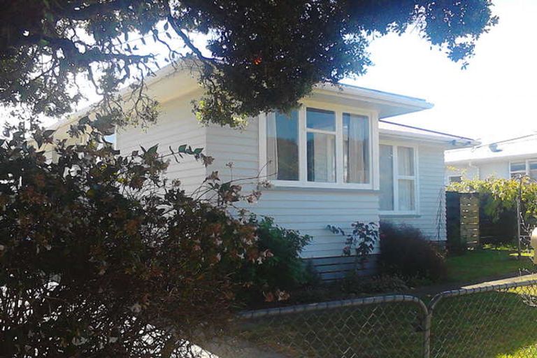 Photo of property in 19 Foster Street, Taita, Lower Hutt, 5011