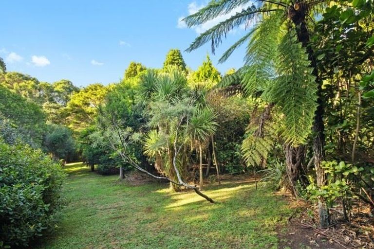Photo of property in 11 Ron Wyatt Lane, Waiuku, 2123