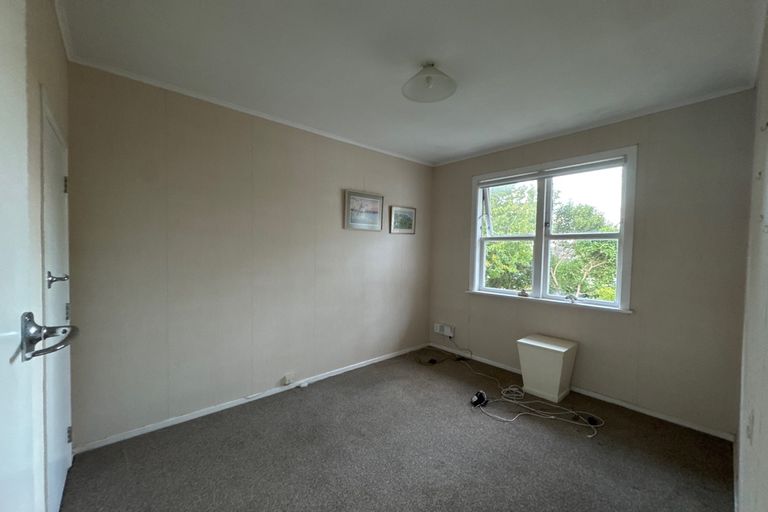 Photo of property in 1 La Trobe Street, Pakuranga Heights, Auckland, 2010