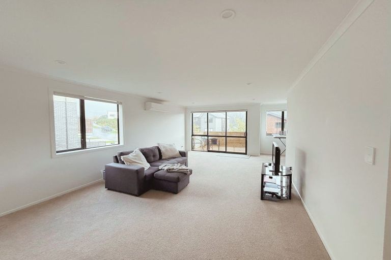 Photo of property in 15 Holystone Road, Whitby, Porirua, 5024