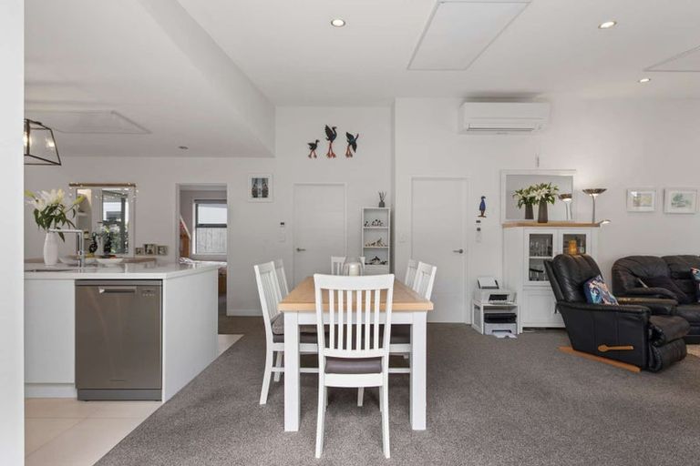 Photo of property in 9 Pimelea Street, Papamoa Beach, Papamoa, 3118