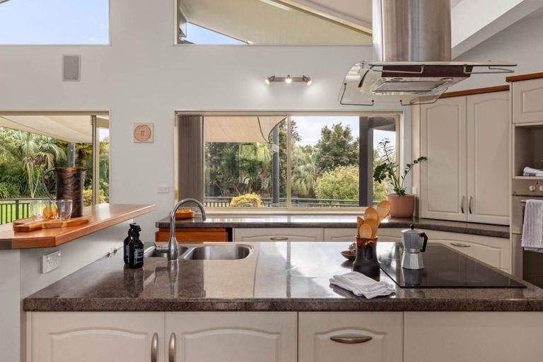 Photo of property in 17 Riddell Road, Kerikeri, 0230