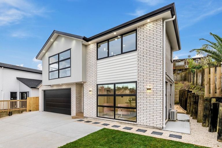 Photo of property in 11 Tawapou Close, Massey, Auckland, 0614