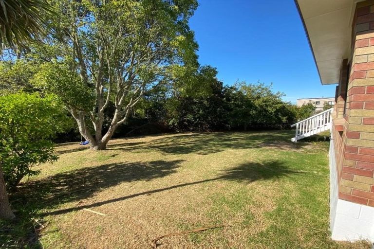 Photo of property in 8 Belvedere Court, West Harbour, Auckland, 0618