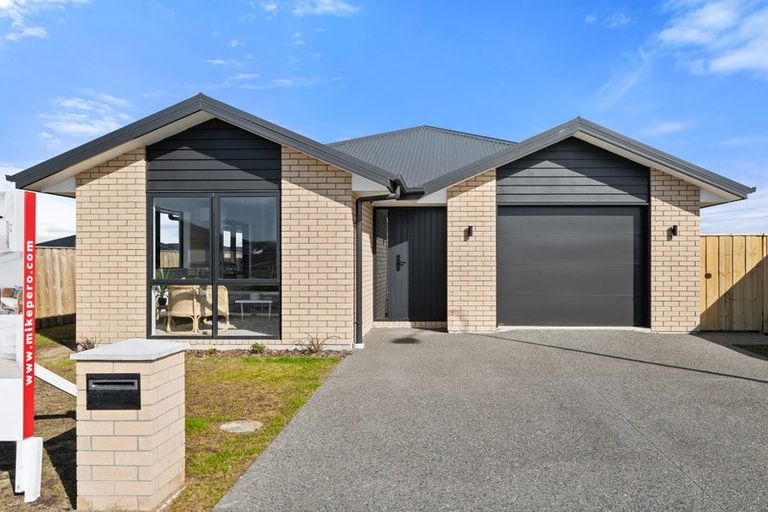 Photo of property in 27 Stackwood Avenue, Woodend, 7691