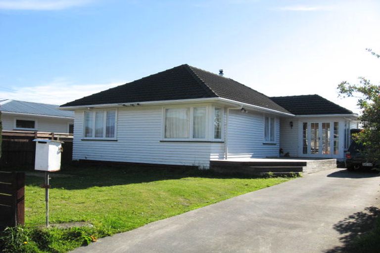 Photo of property in 9 Ruthven Road, Wainuiomata, Lower Hutt, 5014