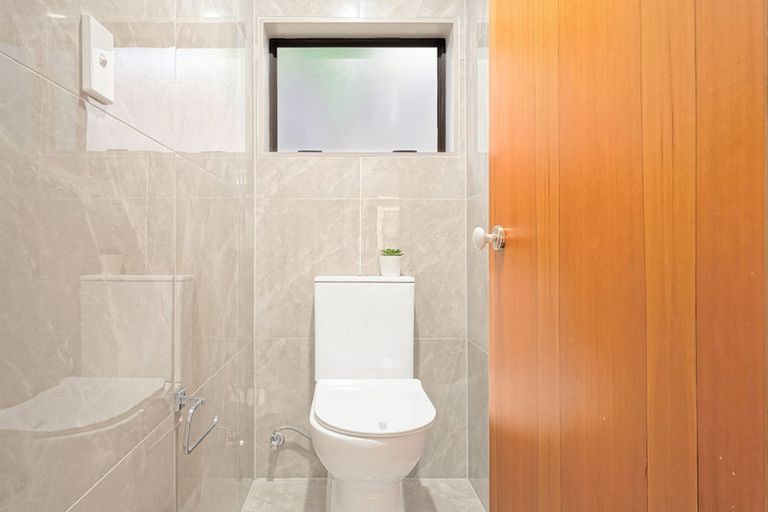 Photo of property in 2/27 Rata Street, New Lynn, Auckland, 0600