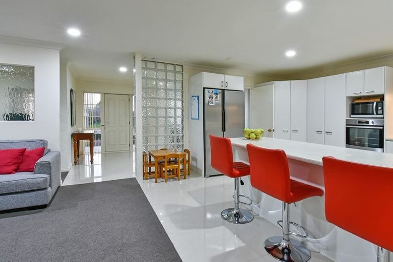 Photo of property in 40 Goodwood Drive, Goodwood Heights, Auckland, 2105
