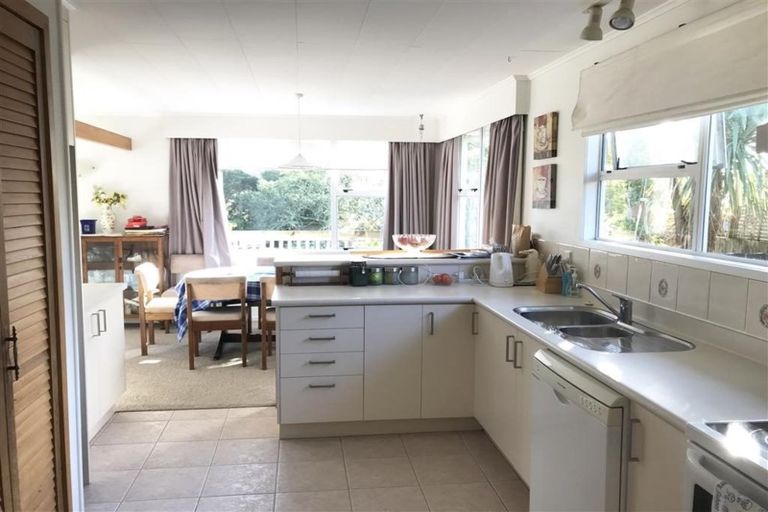 Photo of property in 61 Sheridan Drive, New Lynn, Auckland, 0600