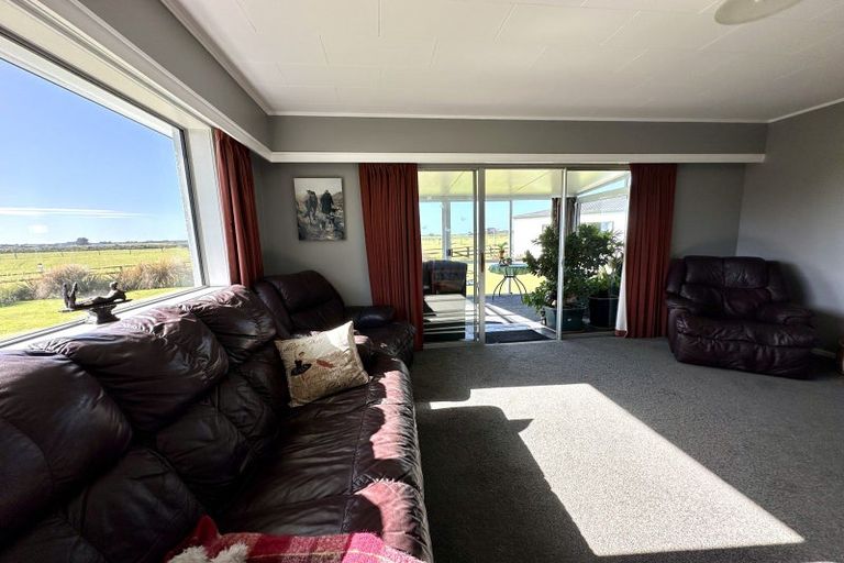 Photo of property in 177 Awarua School Road, Woodend, Invercargill, 9877
