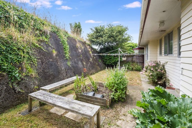 Photo of property in 1/20 Te Arataura Street, Takapuwahia, Porirua, 5022