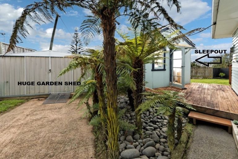 Photo of property in 177a Waimumu Road, Massey, Auckland, 0614