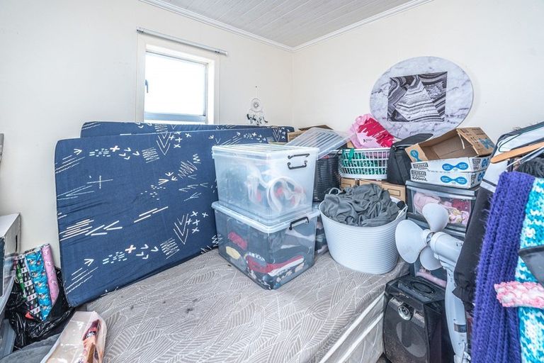 Photo of property in 1 Manuka Street, Castlecliff, Whanganui, 4501