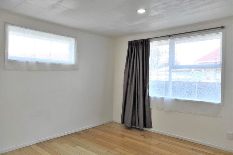 Photo of property in 19 Swallow Drive, Manurewa, Auckland, 2102