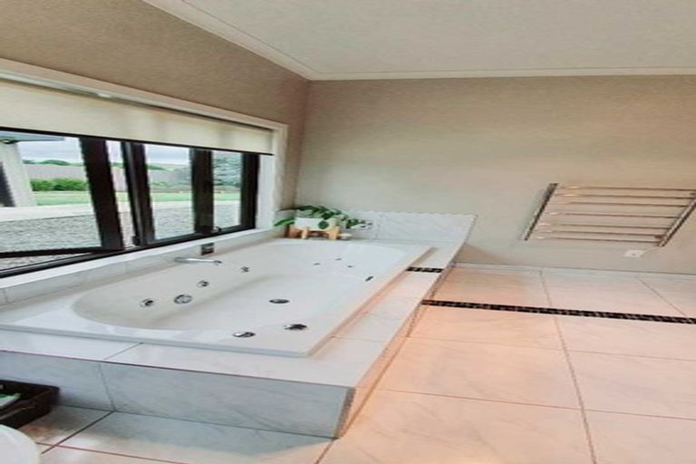 Photo of property in 15 Lake View Road, Waipukurau, 4200