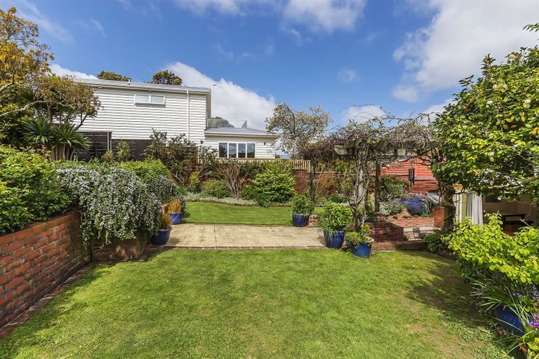 Photo of property in 20 Handyside Street, Tawa, Wellington, 5028