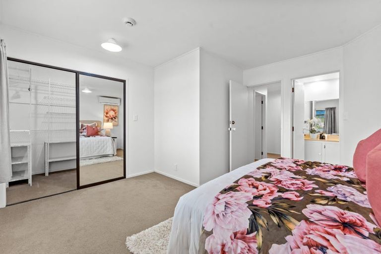 Photo of property in 15 Charles Prevost Drive, The Gardens, Auckland, 2105