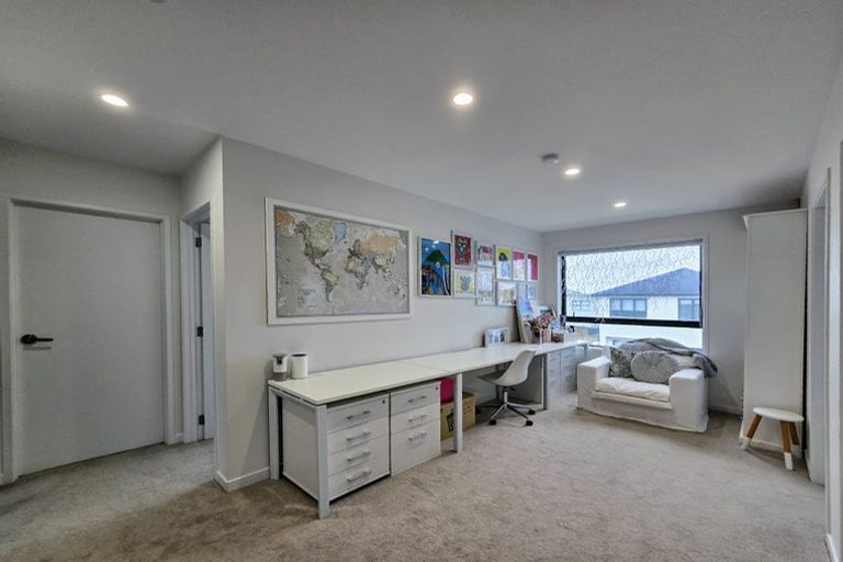 Photo of property in 7c Gulf Crest, Bucklands Beach, Auckland, 2012