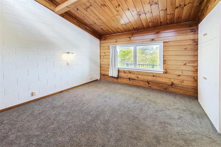 Photo of property in 2/15 Selwyn Crescent, Forrest Hill, Auckland, 0620