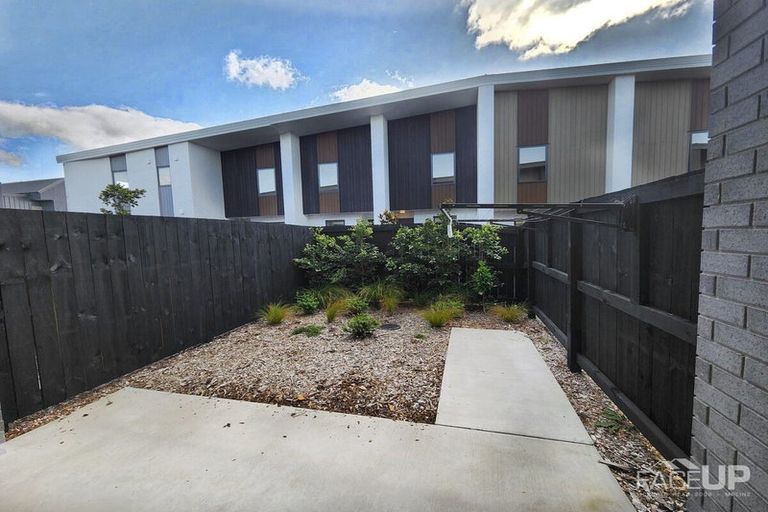 Photo of property in 10 Arvo Lane, Hobsonville, Auckland, 0616