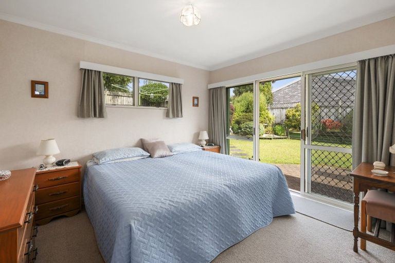 Photo of property in 6 Barraud Place, Pukehangi, Rotorua, 3015