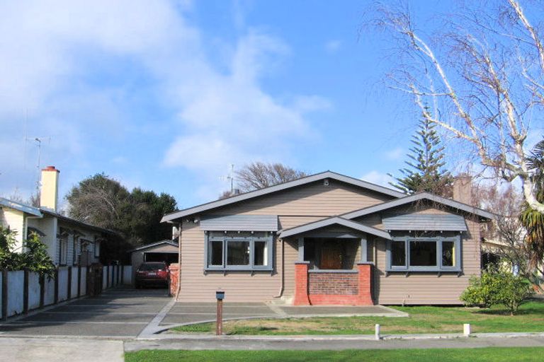Photo of property in 17 Miro Street, Takaro, Palmerston North, 4410