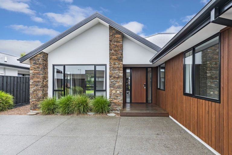 Photo of property in 29 Irvines Track, Halswell, Christchurch, 8025