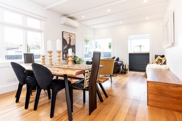 Photo of property in 45 Wellesley Road, Napier South, Napier, 4110