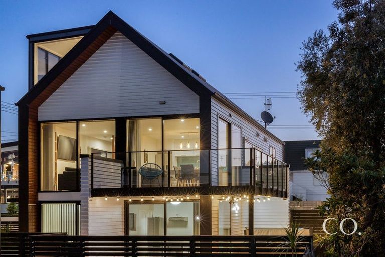 Photo of property in 1 Karewa Parade, Papamoa Beach, Papamoa, 3118