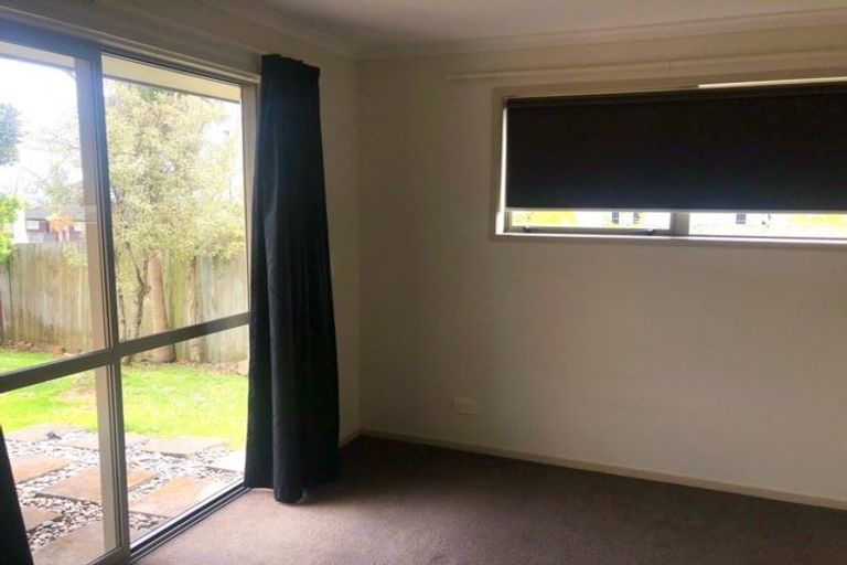 Photo of property in 10 Dorrit Lane, Howick, Auckland, 2014