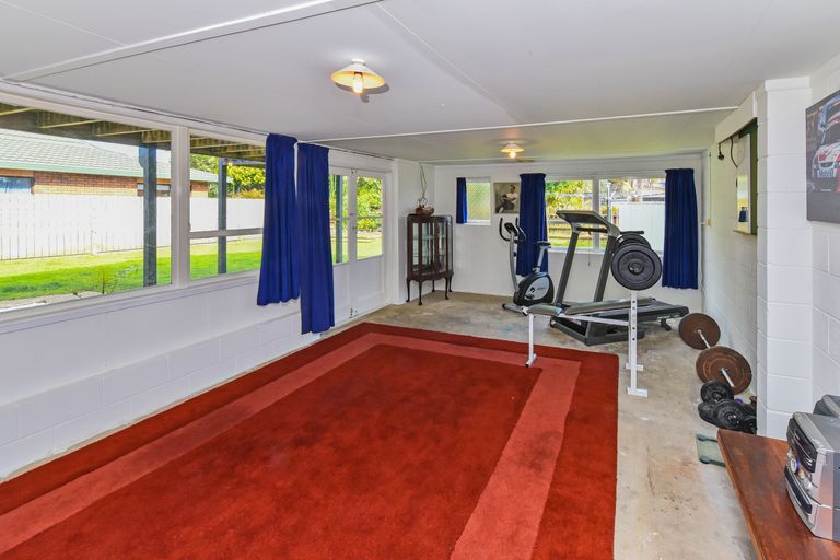 Photo of property in 10 Sunnypark Avenue, Rosehill, Papakura, 2113