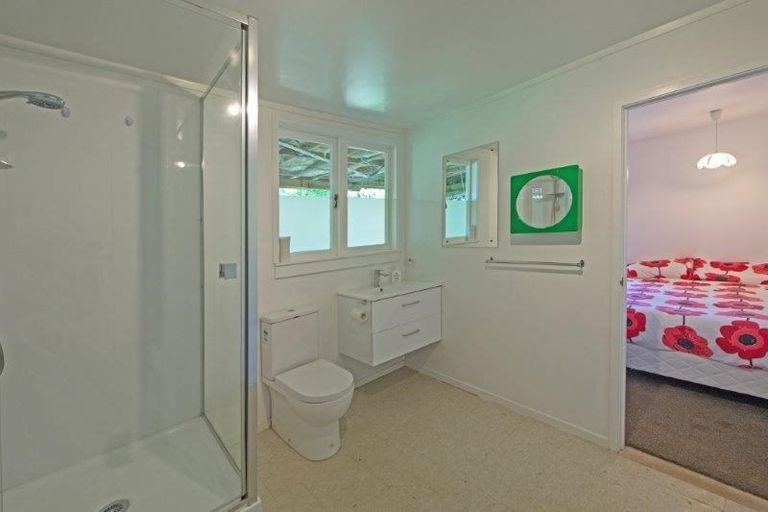 Photo of property in 32 Victoria Road North, Papatoetoe, Auckland, 2025