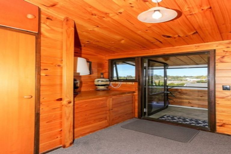 Photo of property in 178 Govett Avenue, Frankleigh Park, New Plymouth, 4310