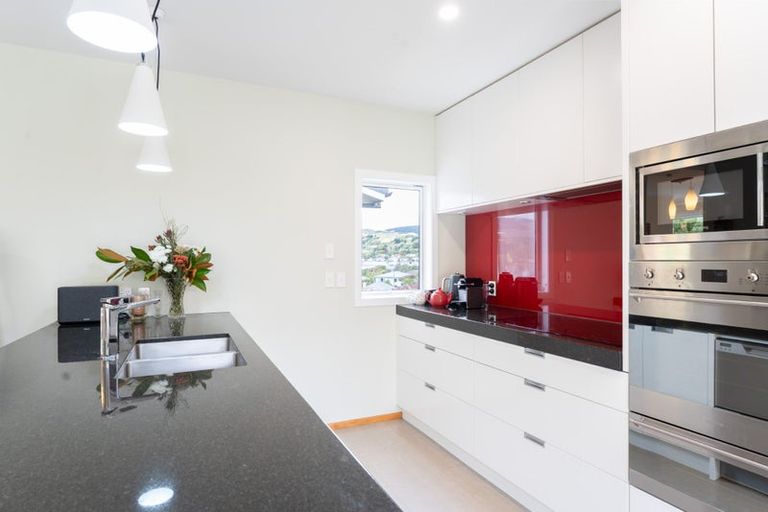 Photo of property in 5 Lane Crescent, Tawa, Wellington, 5028