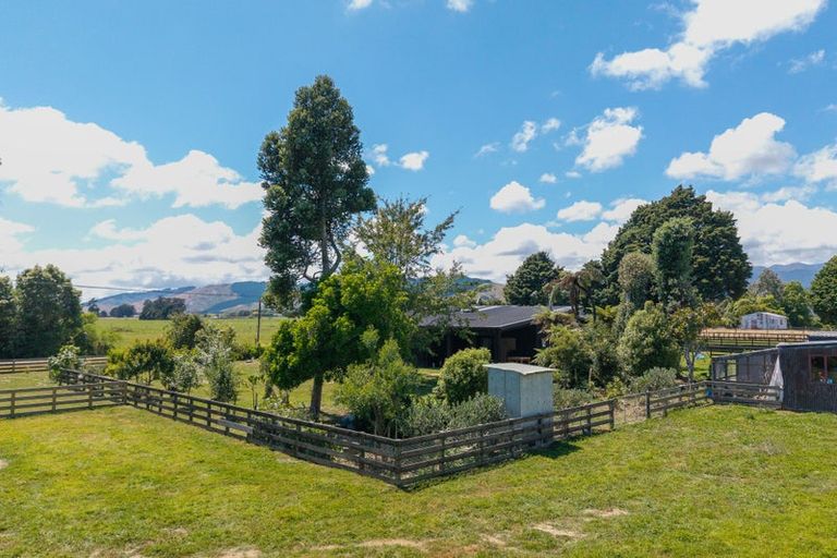 Photo of property in 324 Kimberley Road, Levin, 5571