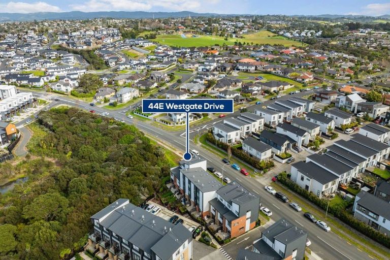 Photo of property in 44e Westgate Drive, Westgate, Auckland, 0614