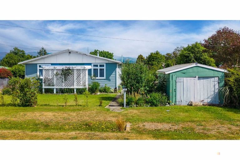 Photo of property in 35 Allan Street, Waimate, 7924